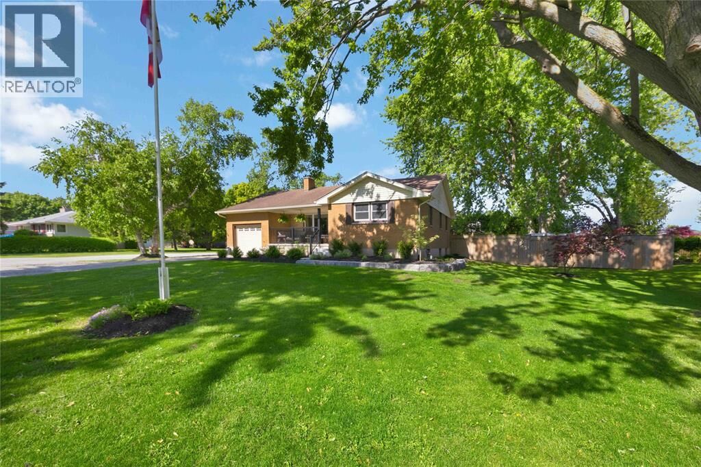 Property Photo:  772 Broadway Street  ON N0N 1T0 