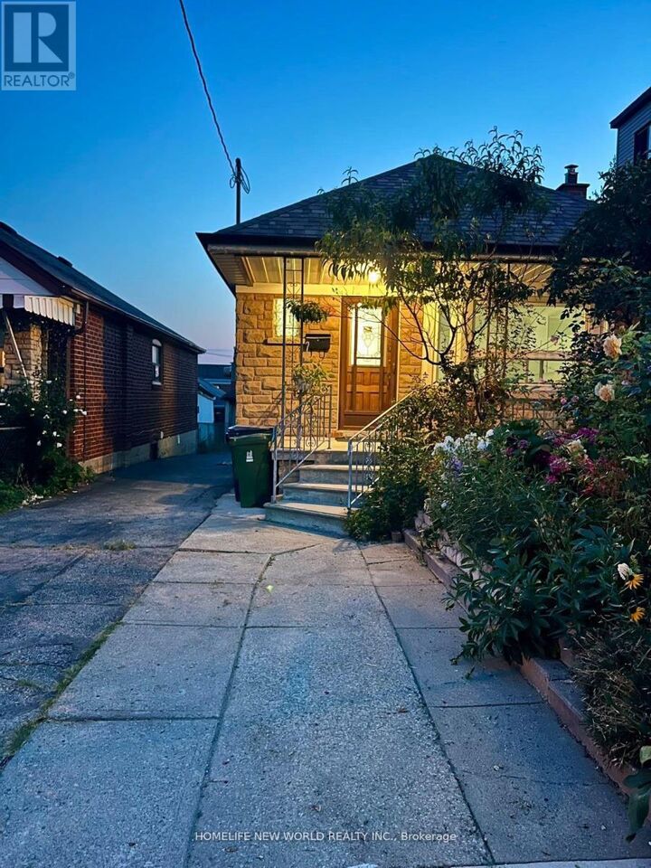 Property Photo: 354 Kane Avenue Upper ON M6M 3P4