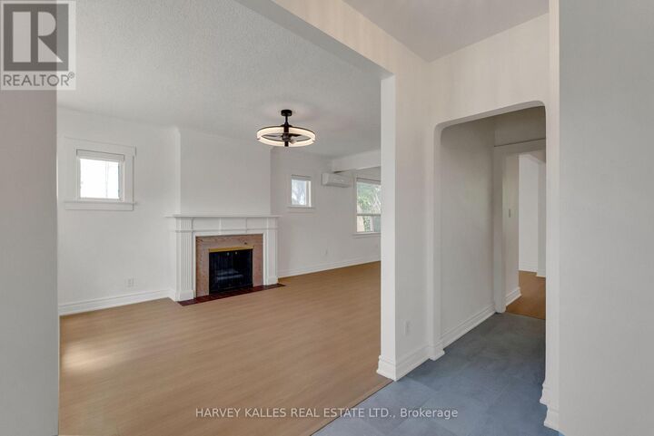 Property Photo:  106 Florence Avenue  ON M2N 1G3 