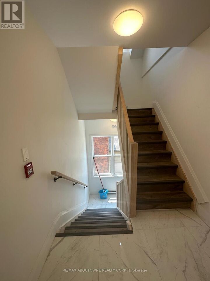 Property Photo:  66 Wellington Street South  ON L8N 2R1 