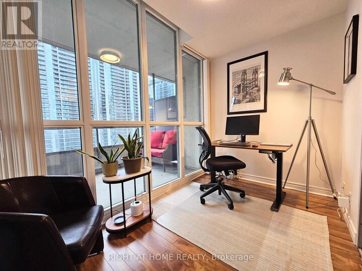 Property Photo:  23 Hollywood Avenue 1511  ON M2N 7L8 