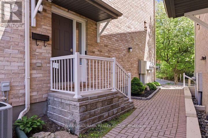 Property Photo:  8 Pondside Private  ON K1K 4X3 