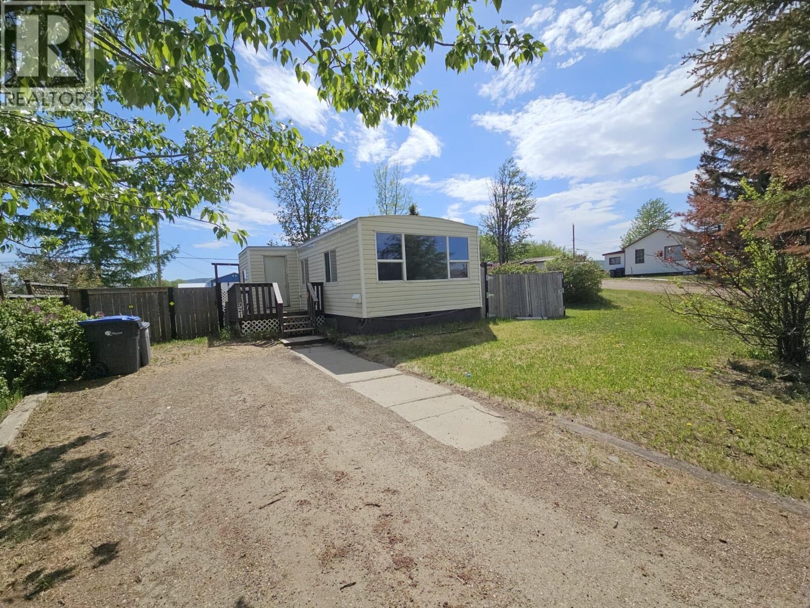 Property Photo: 921 121 Avenue BC V1G 3K3