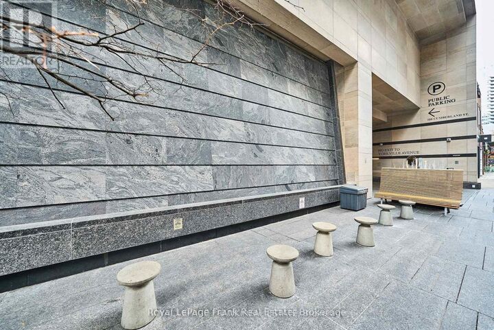 Property Photo:  188 Cumberland Street 2005  ON M5R 0B6 