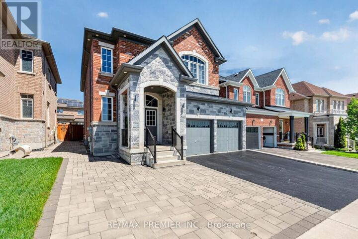 Property Photo:  126 Barrow Avenue  ON L3Z 0X3 