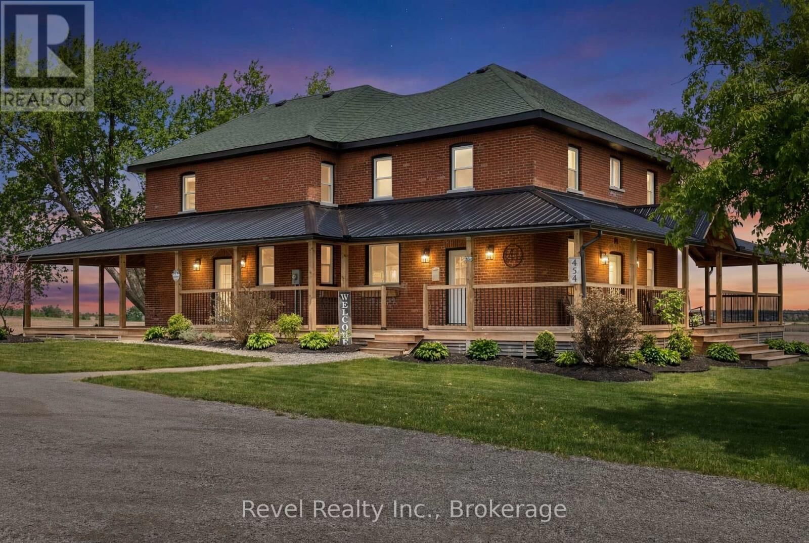 Property Photo:  454 Colborne Street West  ON K9V 4R1 