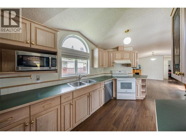 Property Photo:  500 16th Avenue 54  BC V0G 1G0 