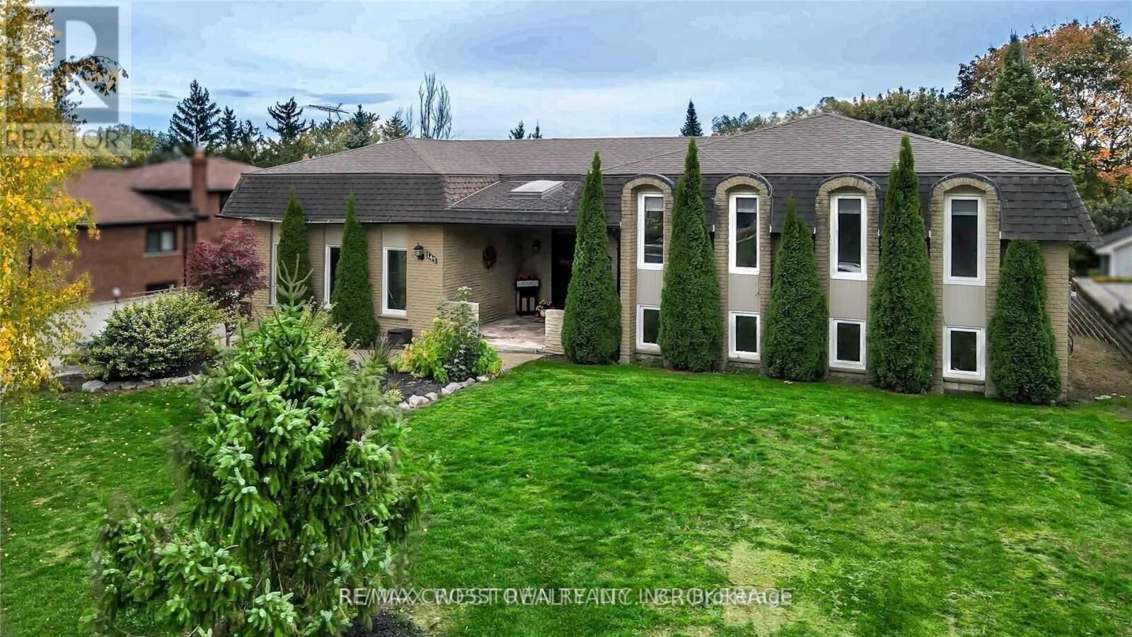 Property Photo: 147 Ellis Avenue ON L0G 1N0
