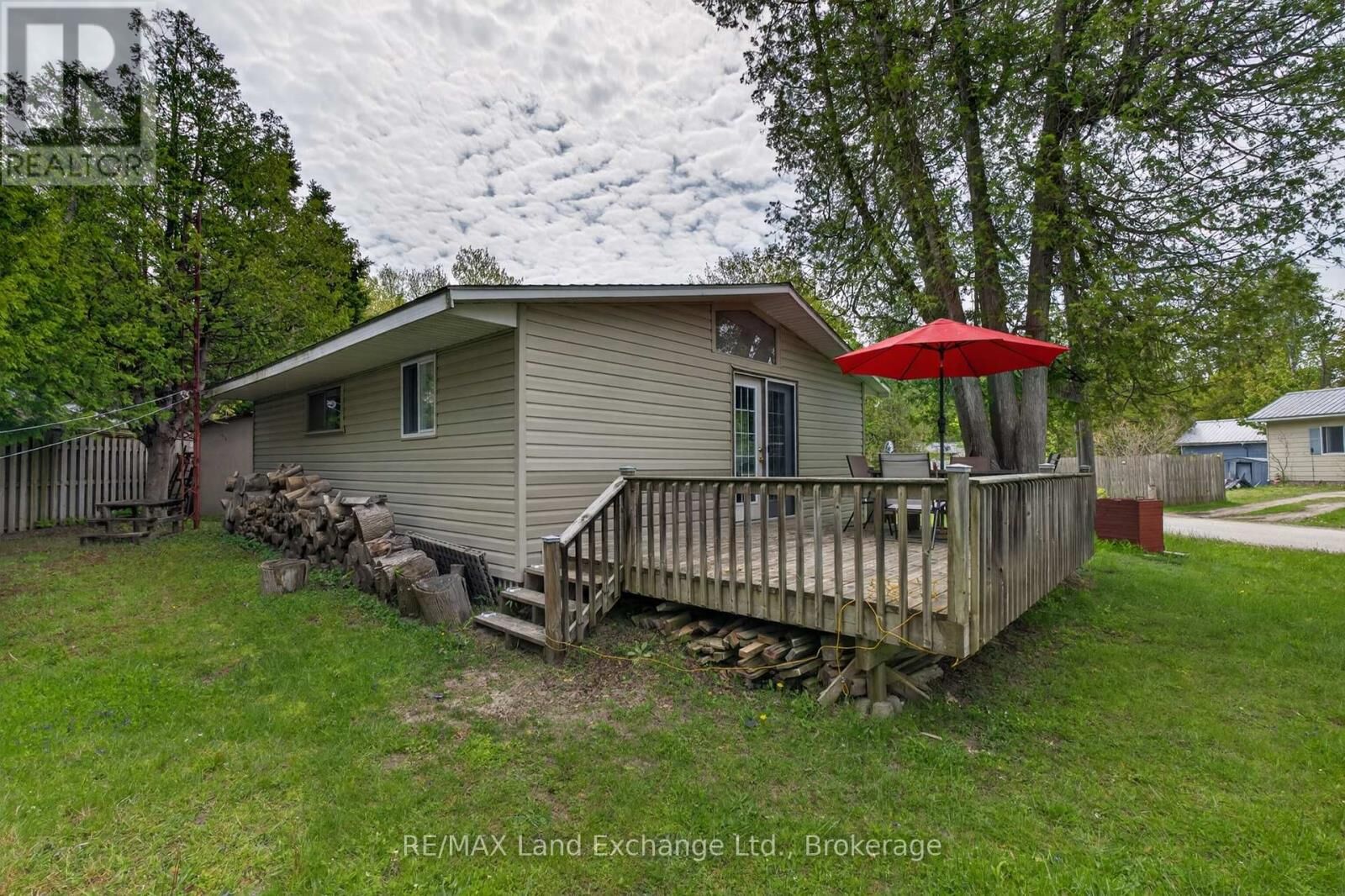 Property Photo: 114 Sunrise Avenue ON N0G 2R0