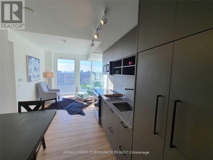 Property Photo:  135 East Liberty Street 1503  ON M6K 0G7 
