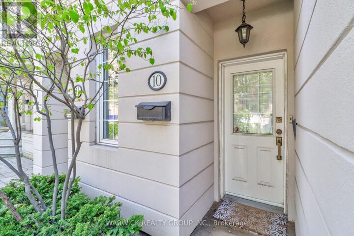 Property Photo:  645 Davenport Road 10  ON M5R 1L3 