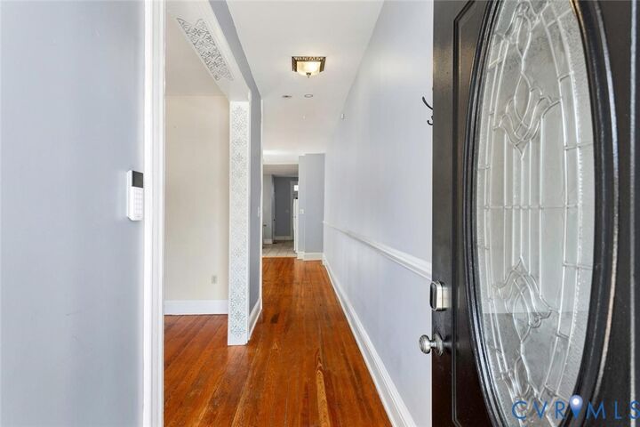 Property Photo:  2603 E Leigh Street  VA 23223 