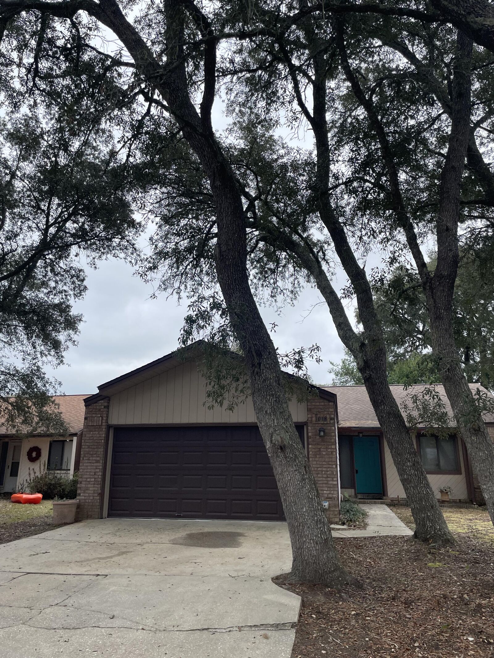 Property Photo:  1018 Alderwood Way  FL 32578 