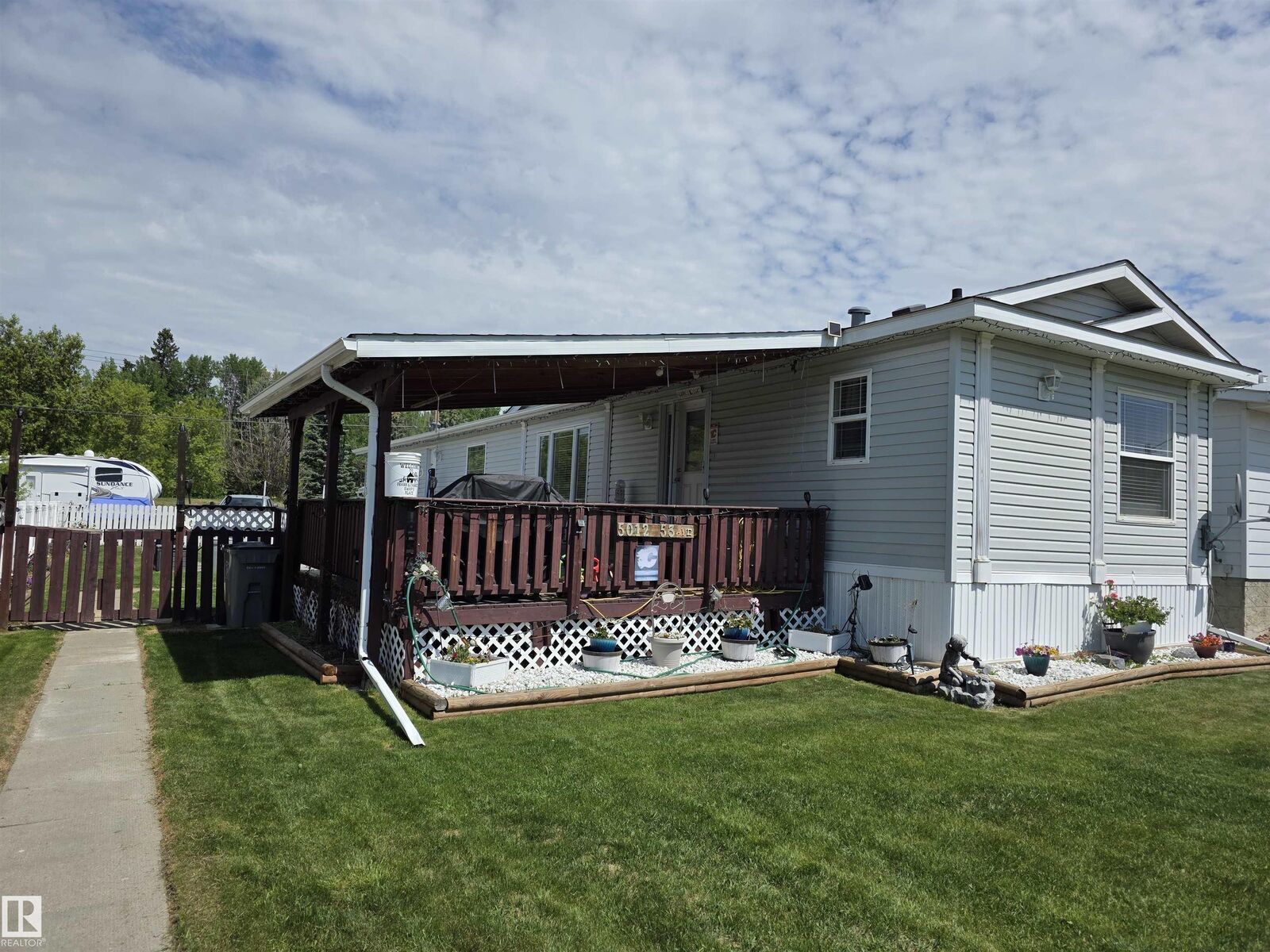 Property Photo: 5012 53 Ave AB T0C 0P0
