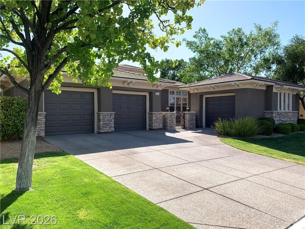 Property Photo:  27 Plum Hollow Drive  NV 89052 