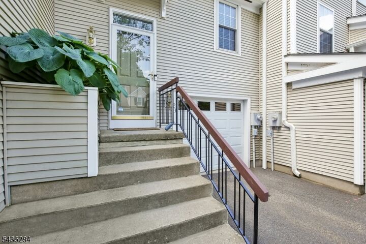 Property Photo:  23 Rushmore Ln  NJ 07840 