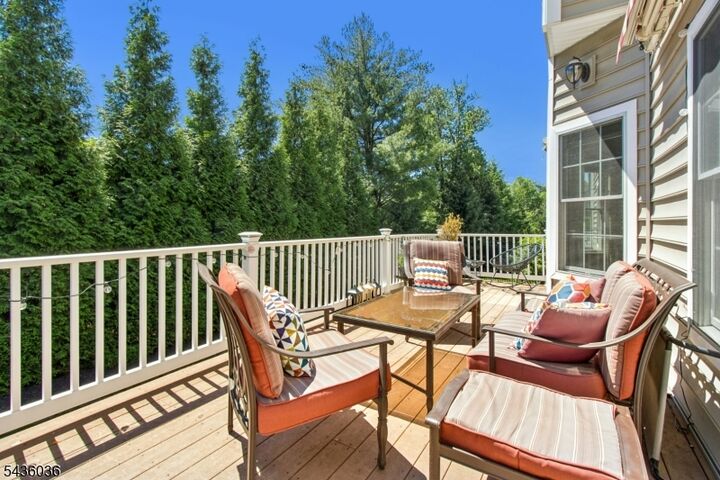 Property Photo: 1 Hartman Ct NJ 07066