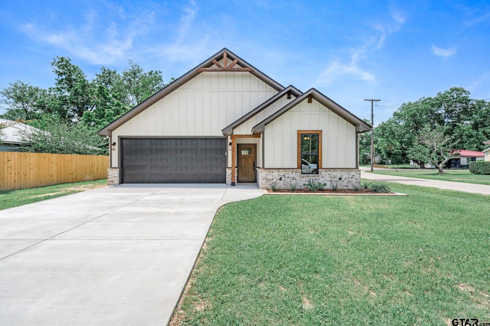Property Photo:  213 Turman St.  TX 75773 