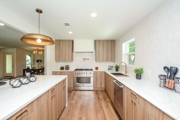 Property Photo: 6214 Yarwell Drive TX 77096