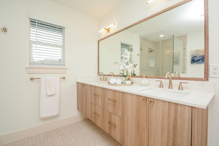 Property Photo: 6214 Yarwell Drive TX 77096