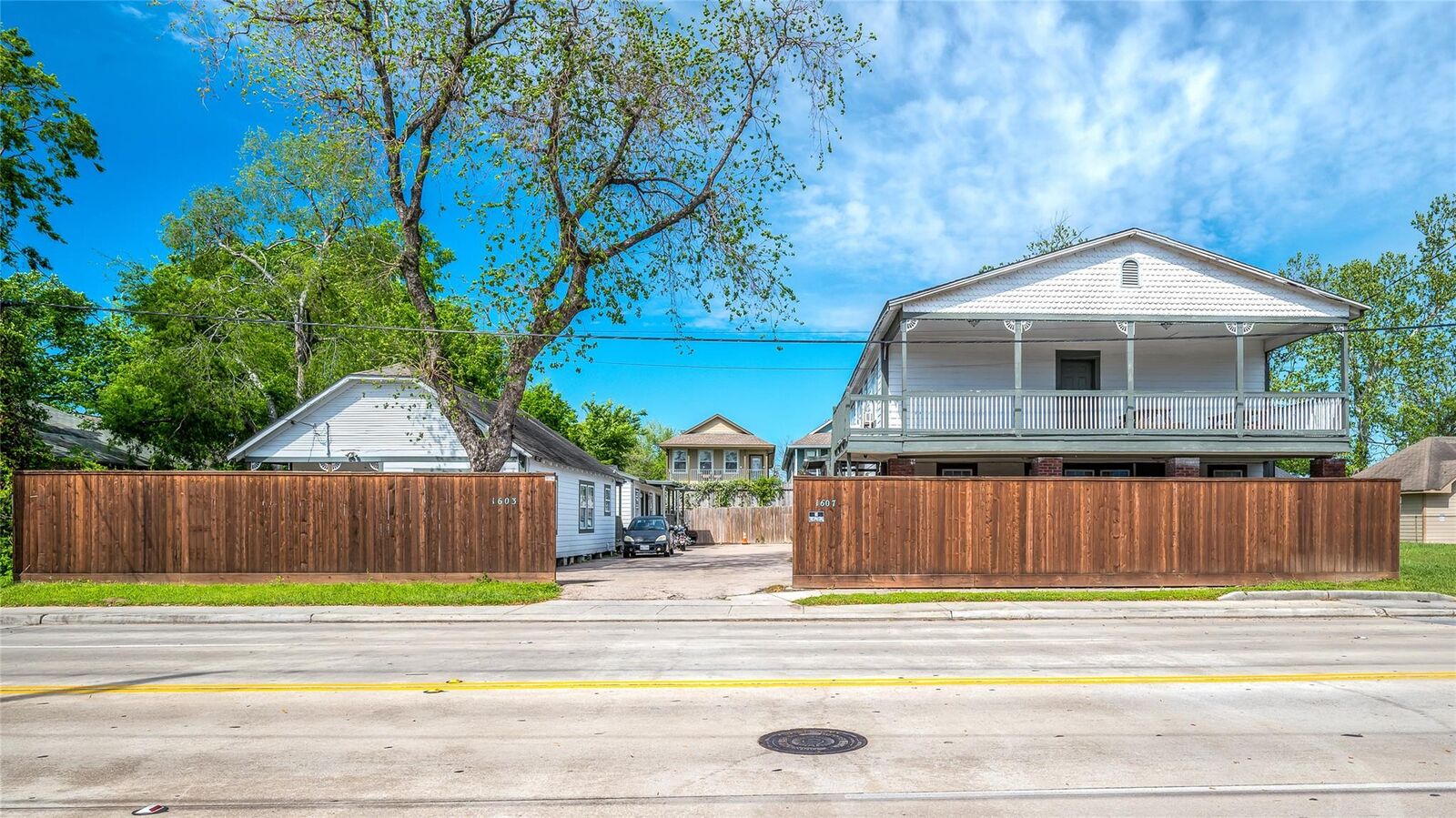 Property Photo: 1603 Airline Drive TX 77009