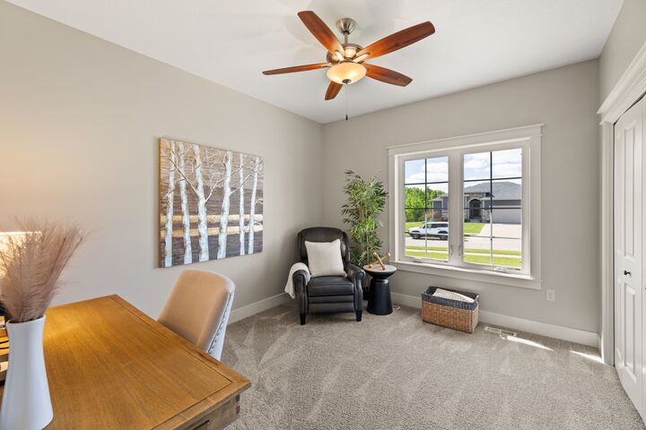 Property Photo: 2406 NE 16th Street IA 50021