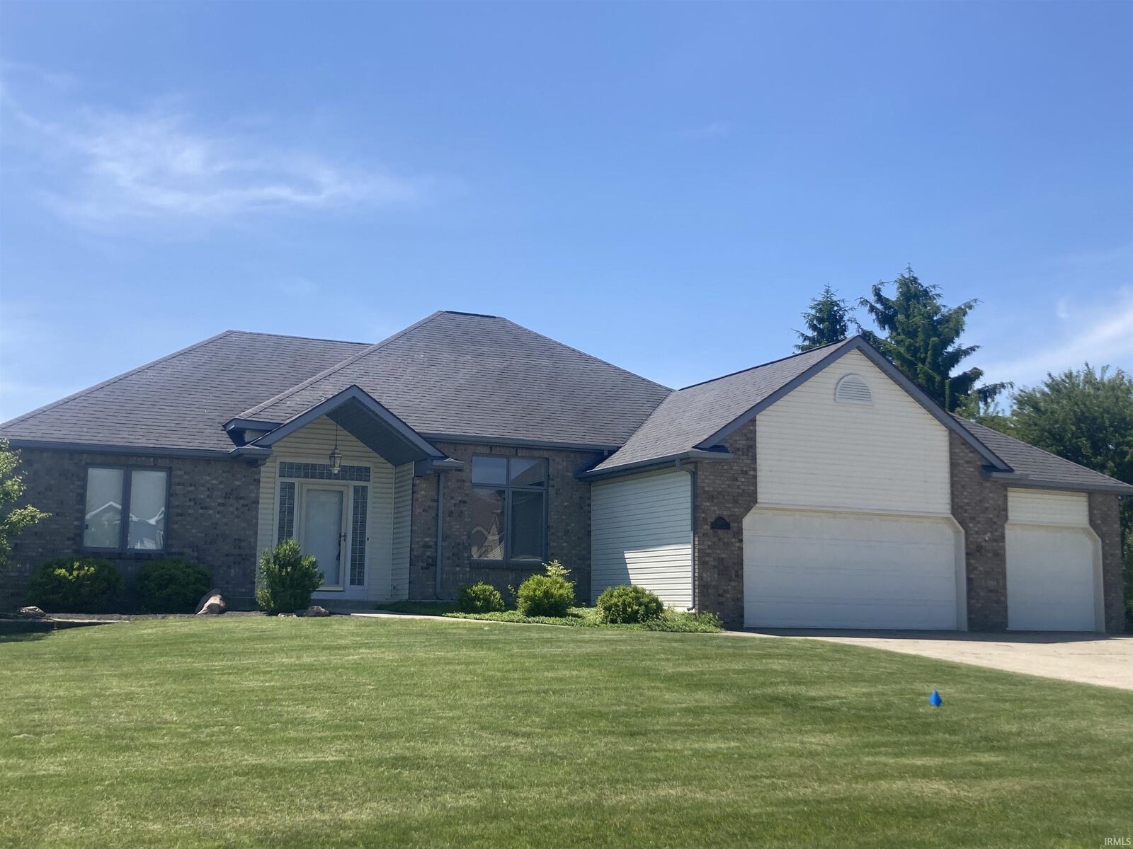 Property Photo: 305 Hunters Ridge IN 46706