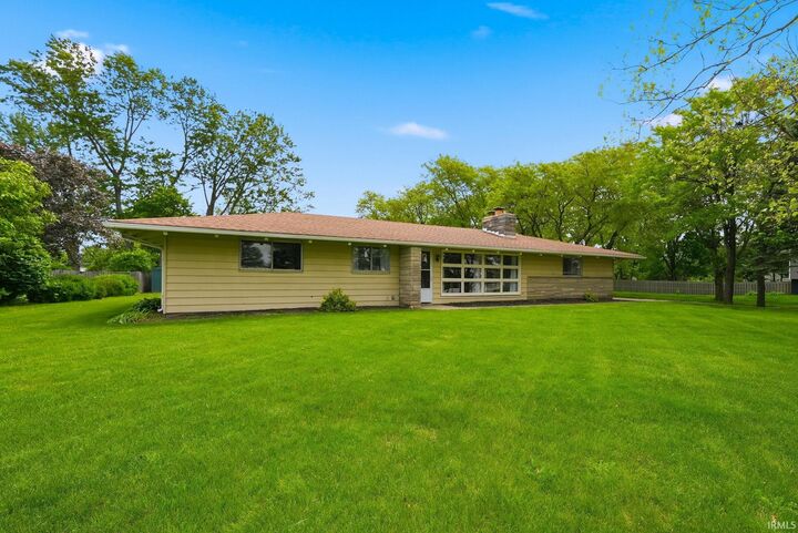 Property Photo: 6018 N Clinton Street IN 46825