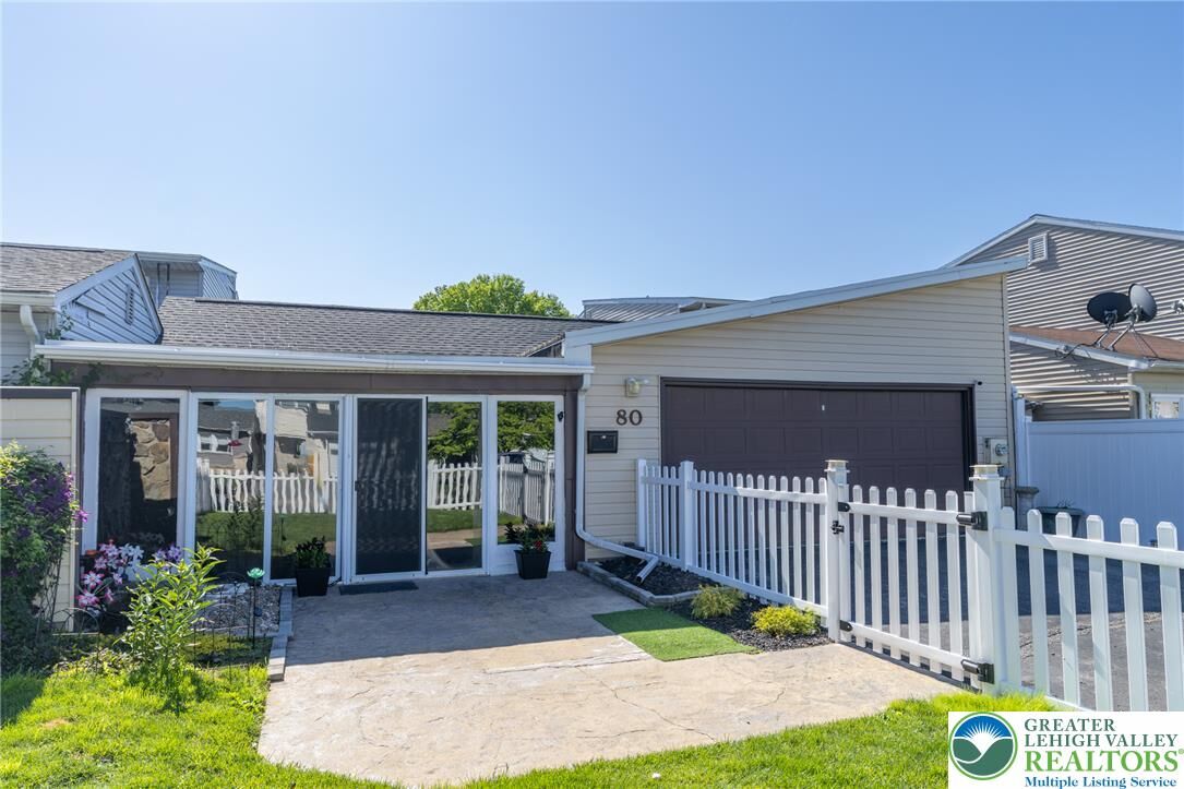 Property Photo: 80 Covington Place PA 18032