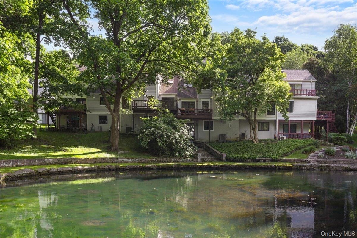 Property Photo:  6 Harriman Keep Road 6  NY 10533 