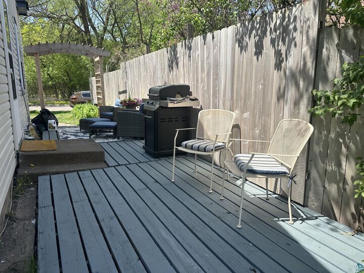 Property Photo:  208 Chestnut St  MN 55720 