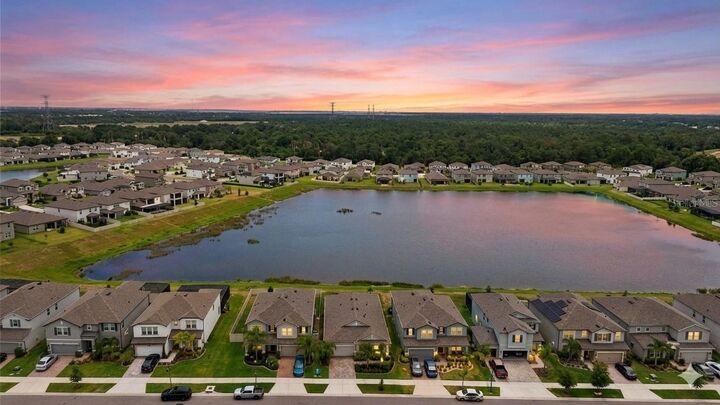 Property Photo:  5059 Bromeliad Avenue  FL 33598 