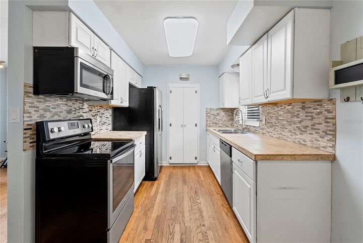 Property Photo: 20 Oleander Lane FL 32713