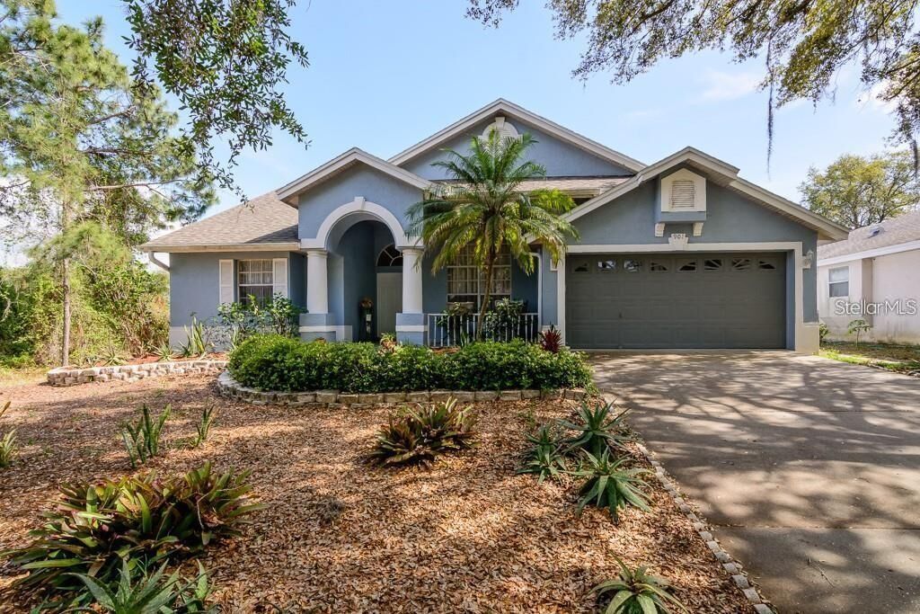Property Photo:  901 Westwinds Boulevard  FL 34689 