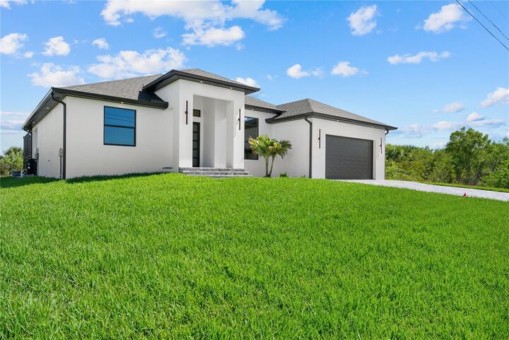 Property Photo:  15101 Leipzig Circle  FL 33981 