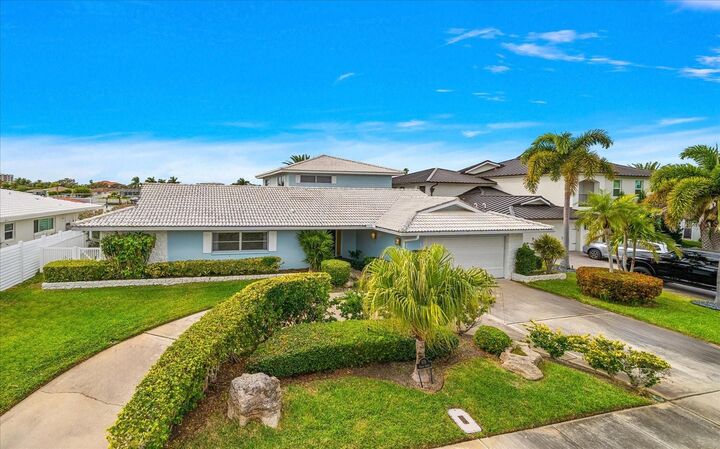 Property Photo:  878 Harbor Island  FL 33767 