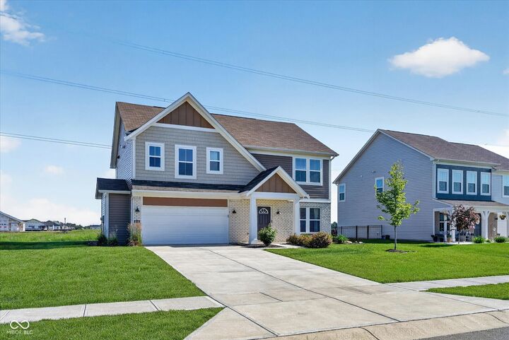 Property Photo: 5526 Woods Pointe Drive IN 46055