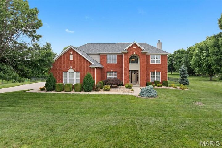 Property Photo:  1011 Lyonshall Boulevard  IL 62226 