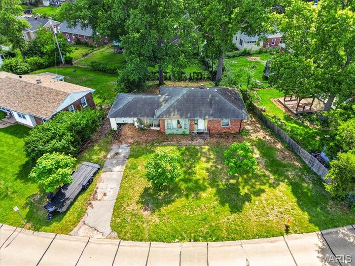 Property Photo:  711 Chopin Drive  MO 63122 