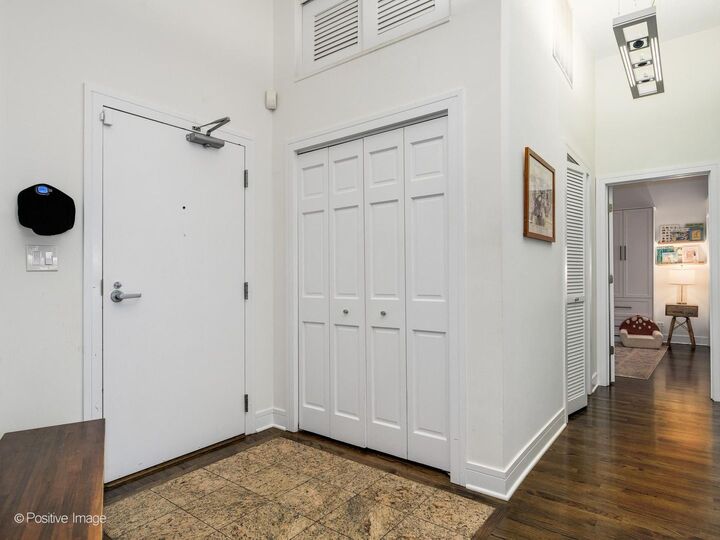 Property Photo: 1201 W Wrightwood Avenue 7 IL 60614
