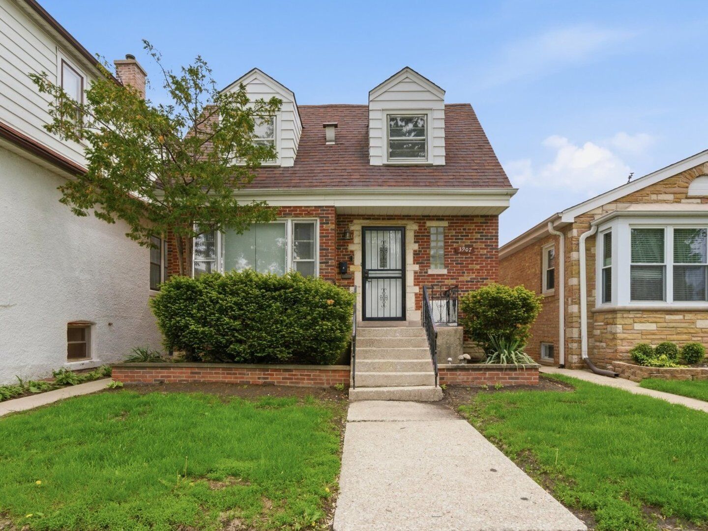 Property Photo: 3907 N Nottingham Avenue IL 60634