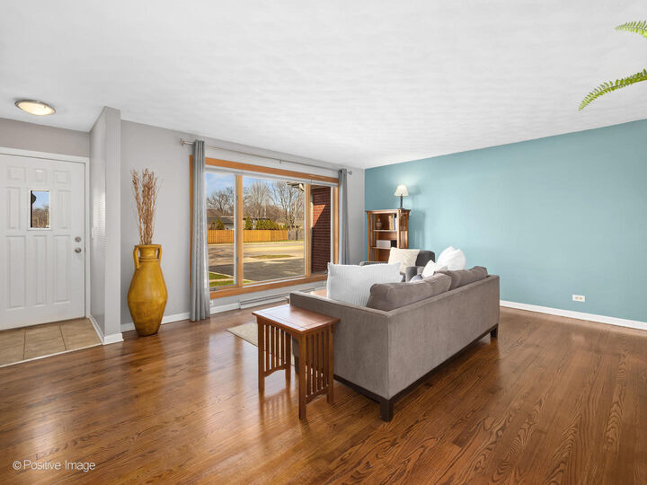 Property Photo: 392 E Saint Charles Road IL 60126