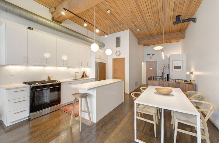 Property Photo:  