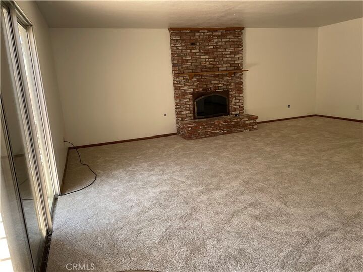 Property Photo:  907 E Evergreen Ave  CA 93454 
