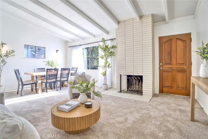 Property Photo:  324 N La Reina Street  CA 92801 