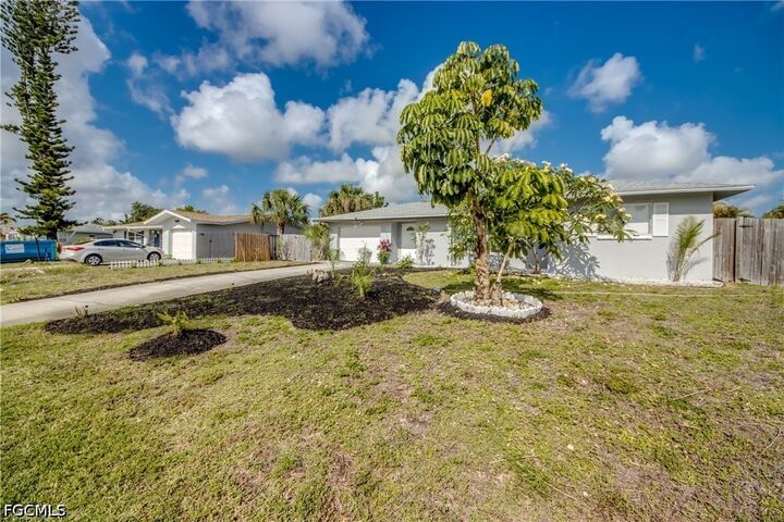 Property Photo:  3518 SE 8th Place  FL 33904 