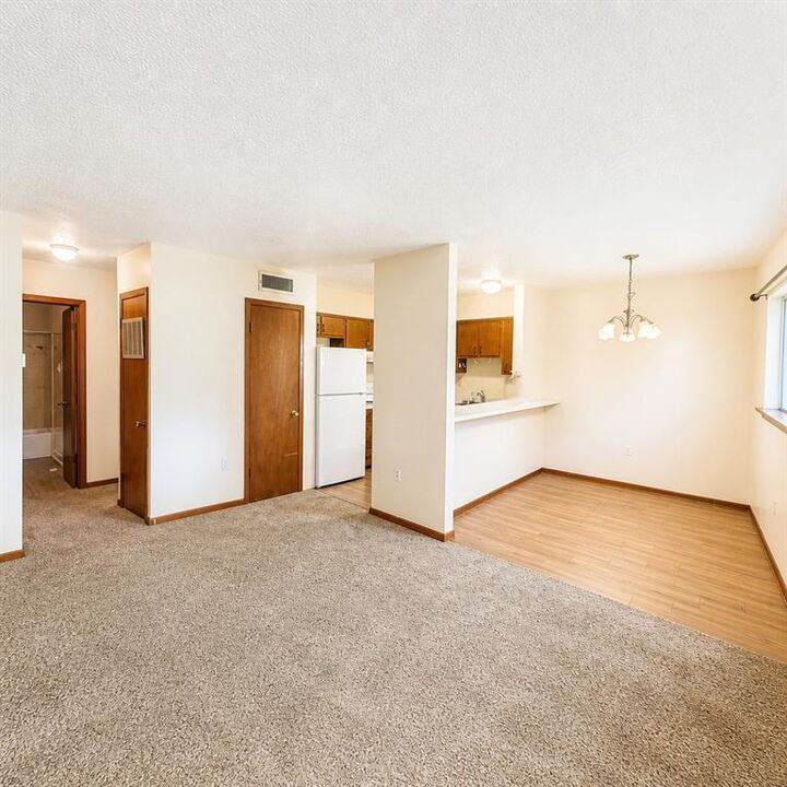 Property Photo:  106 E 3rd Street 12  LA 70037 