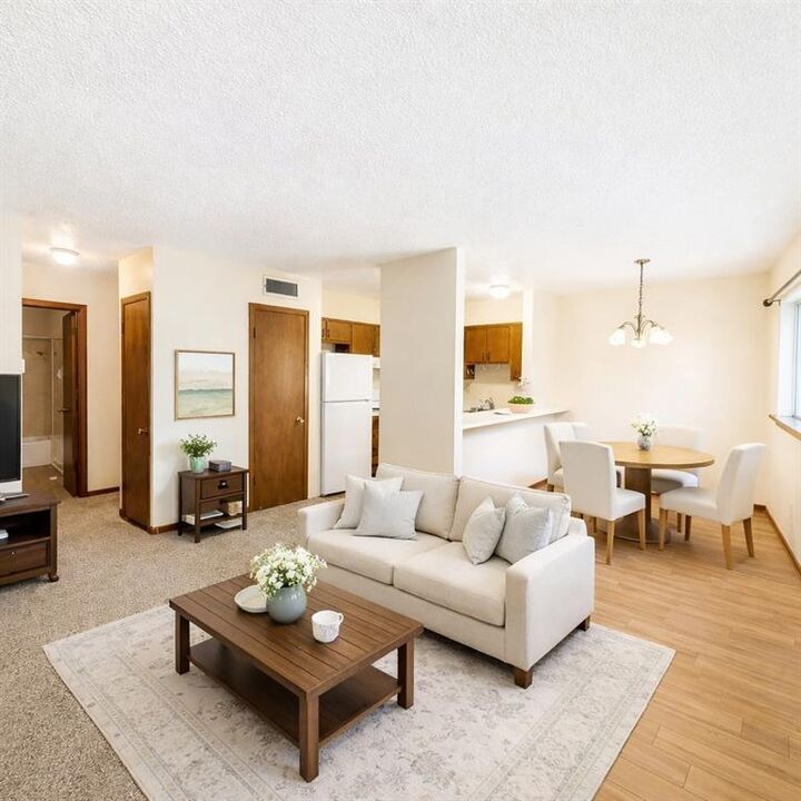 Property Photo:  106 E 3rd Street 12  LA 70037 