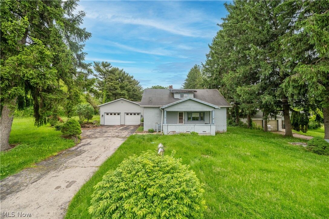 Property Photo:  1953 Lawn Avenue  OH 44436 