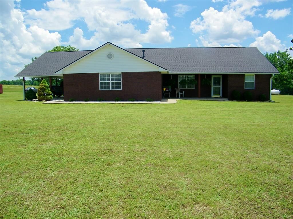 Property Photo: 405362 E 1235 Road OK 74432